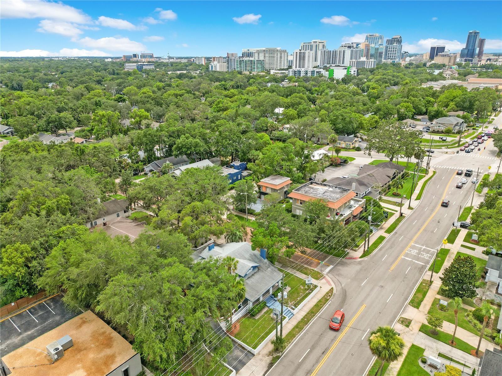 1302 E ROBINSON ST, ORLANDO, FL, 32801