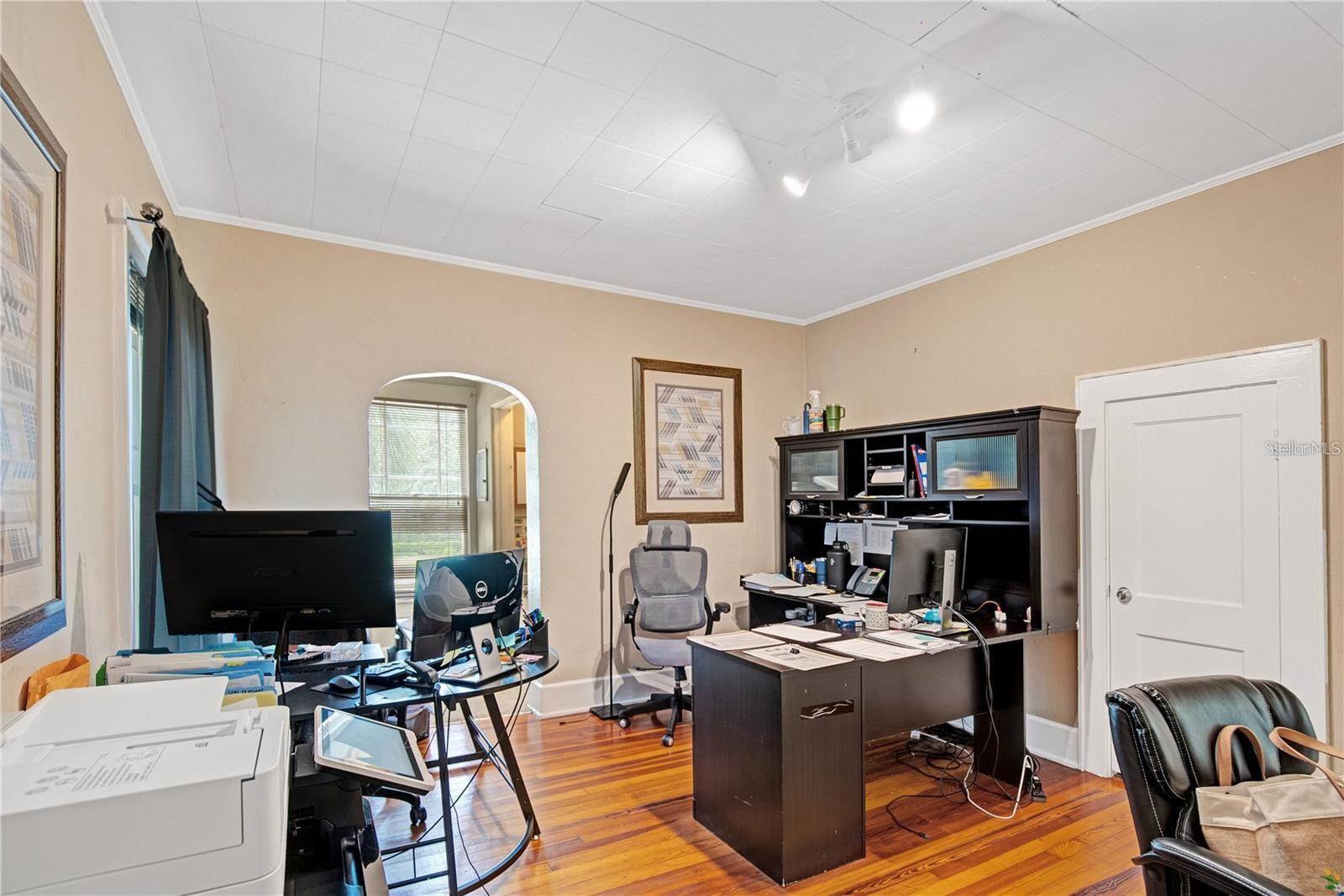 1302 E ROBINSON ST, ORLANDO, FL, 32801