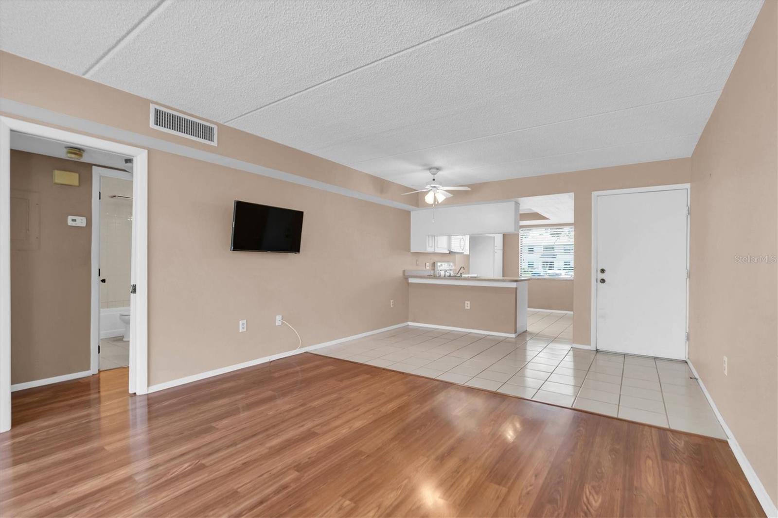 305 WINDWARD PL #305, OLDSMAR, FL, 34677