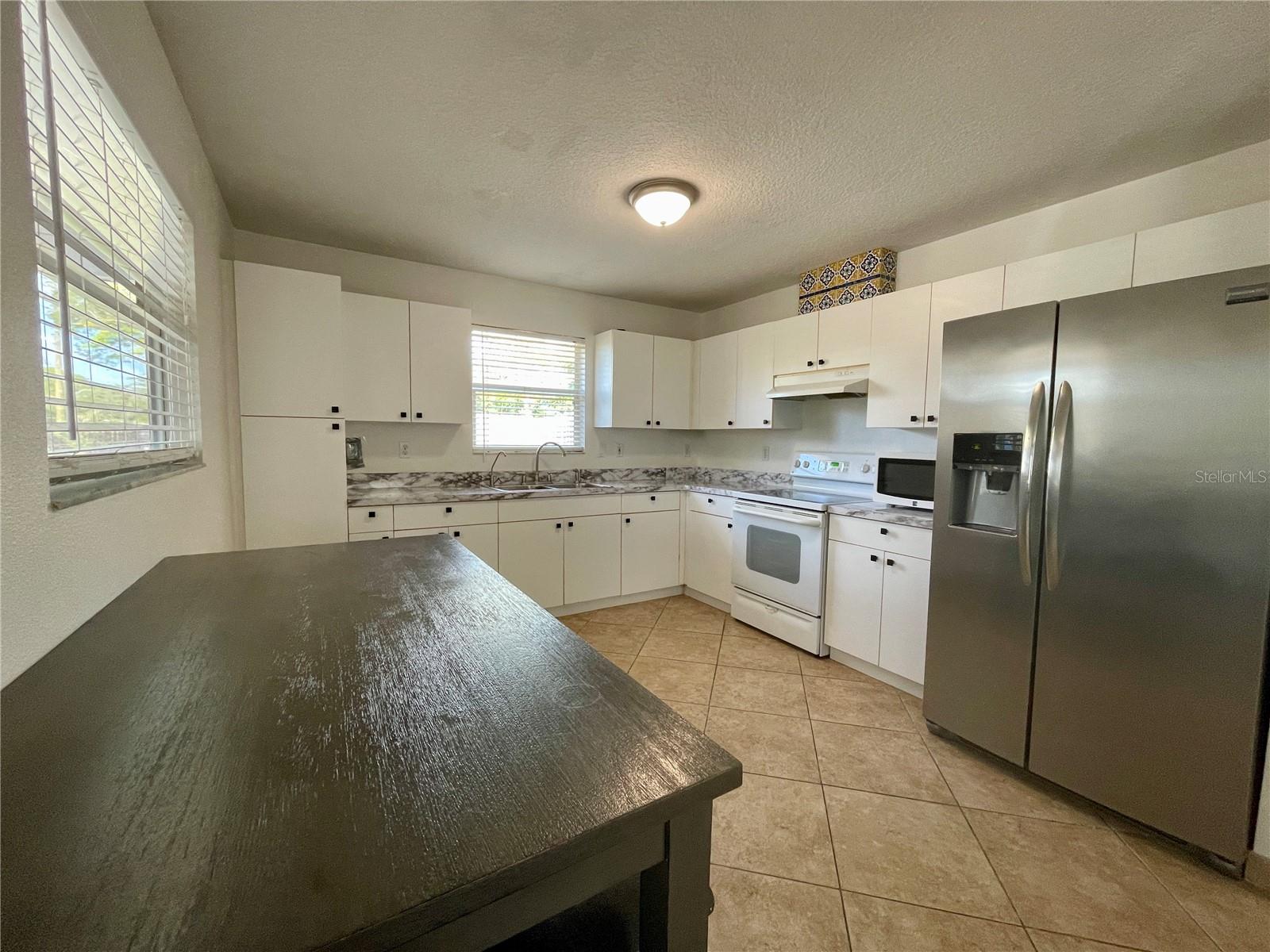 1015 S TUTTLE AVE, SARASOTA, FL, 34237