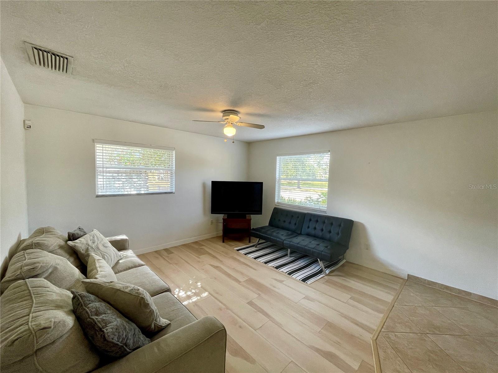 1015 S TUTTLE AVE, SARASOTA, FL, 34237