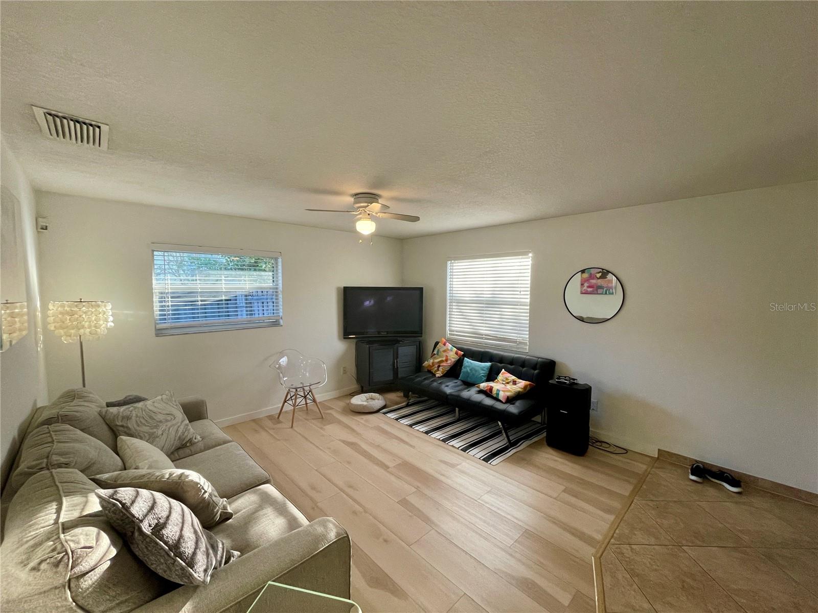 1015 S TUTTLE AVE, SARASOTA, FL, 34237