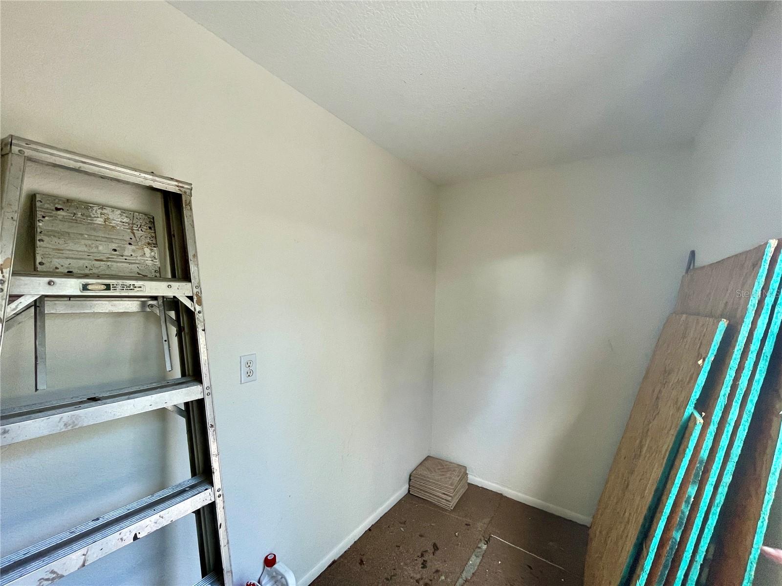 1015 S TUTTLE AVE, SARASOTA, FL, 34237