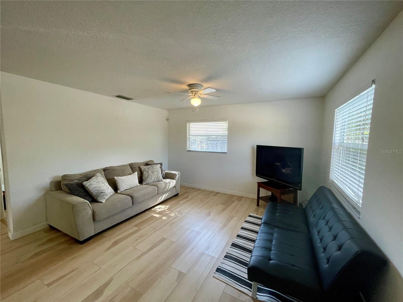 1015 S TUTTLE AVE, SARASOTA, FL, 34237