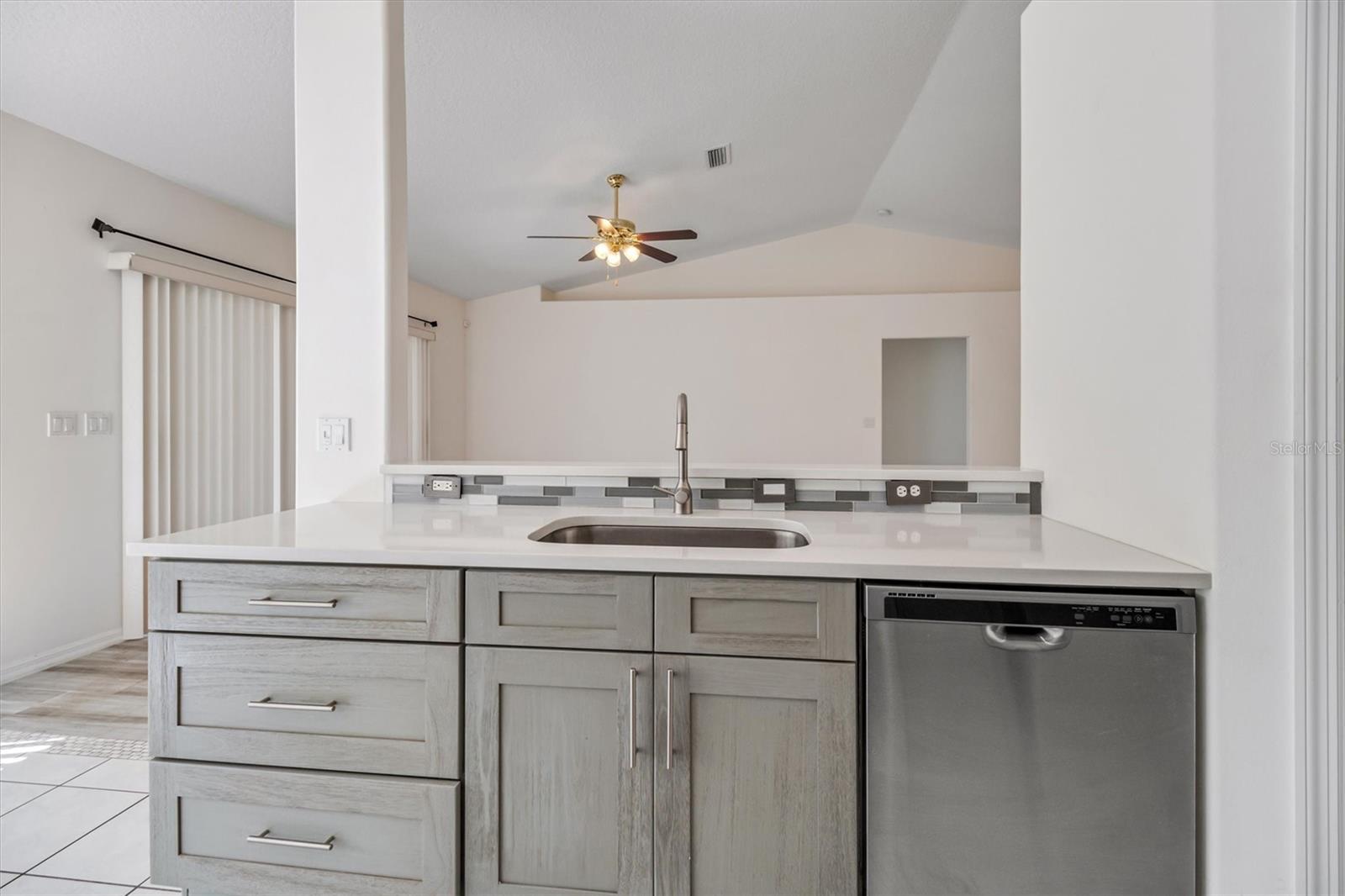 13 PRATTWOOD LN, PALM COAST, FL, 32164
