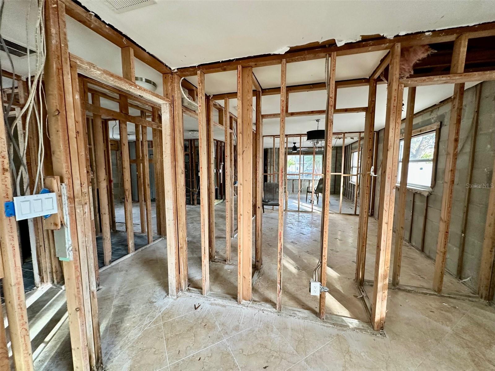 1818 MICHIGAN AVE NE, ST PETERSBURG, FL, 33703