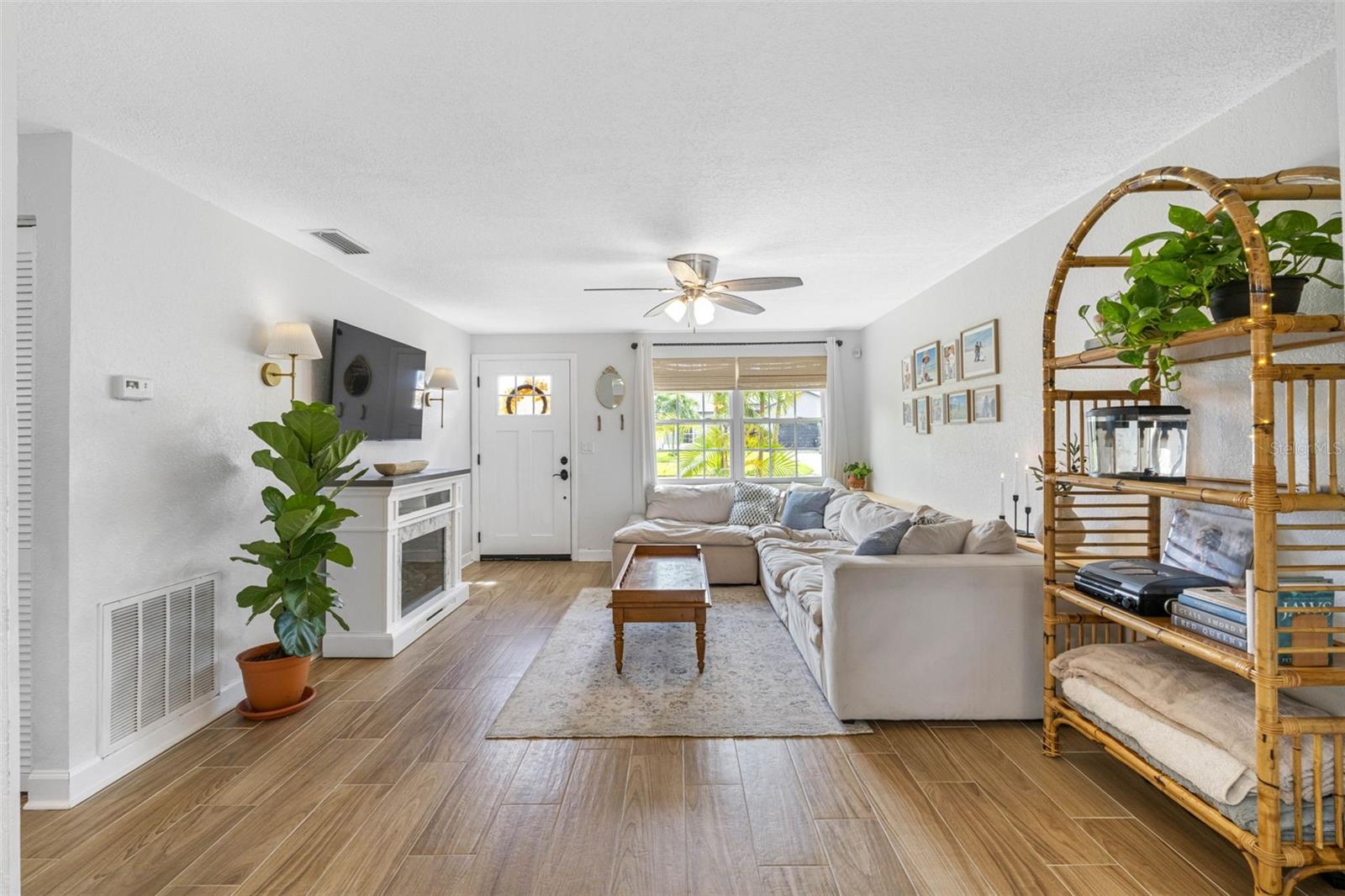 206 LEXINGTON ST, OLDSMAR, FL, 34677