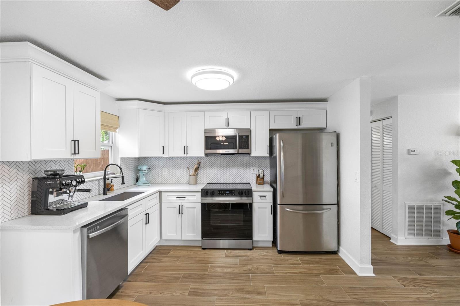 206 LEXINGTON ST, OLDSMAR, FL, 34677