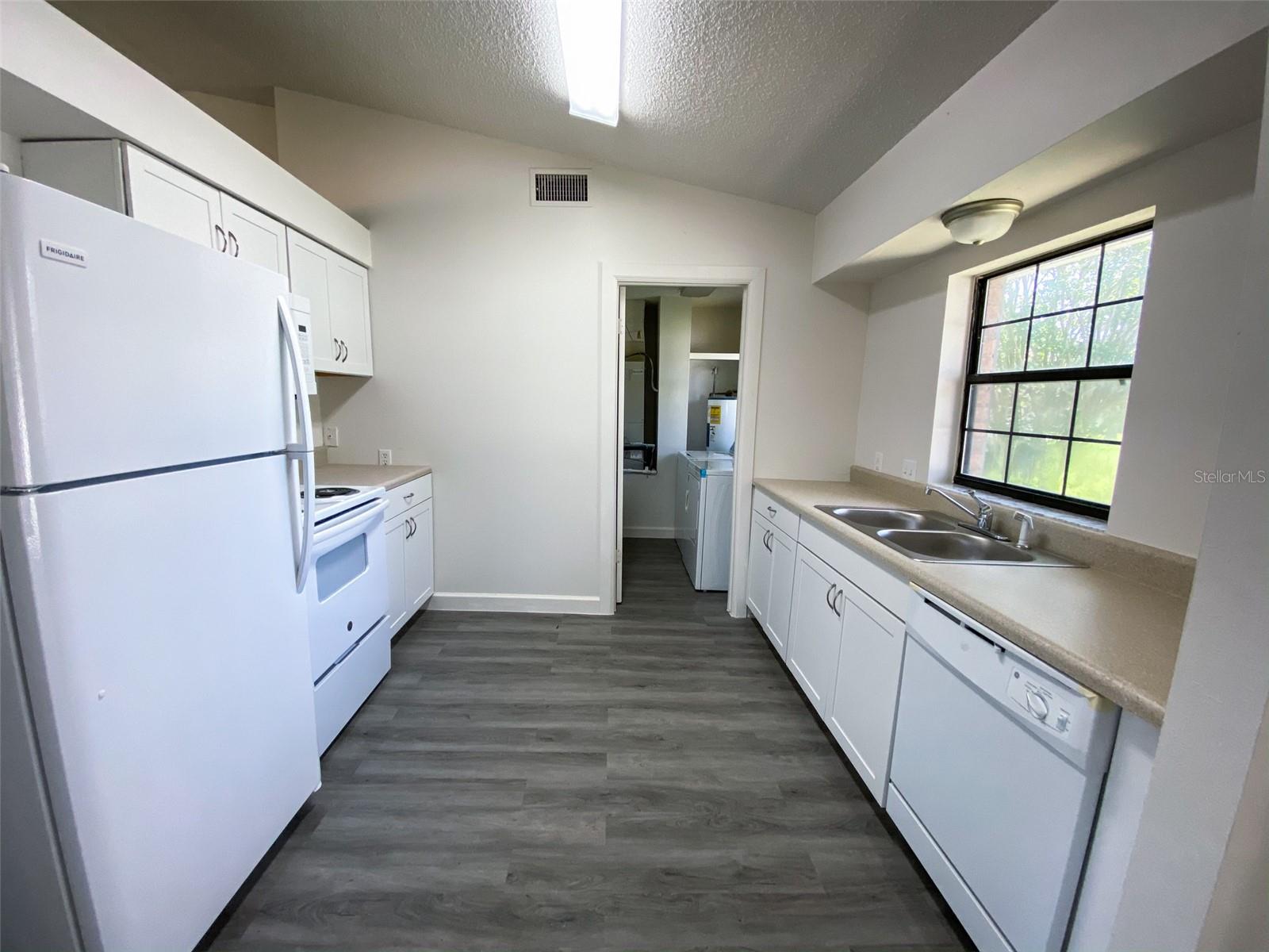 28046 LOIS DR DR, TAVARES, FL, 32778