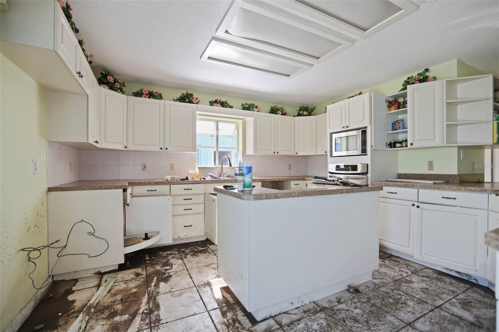 16105 REDINGTON DR, REDINGTON BEACH, FL, 33708