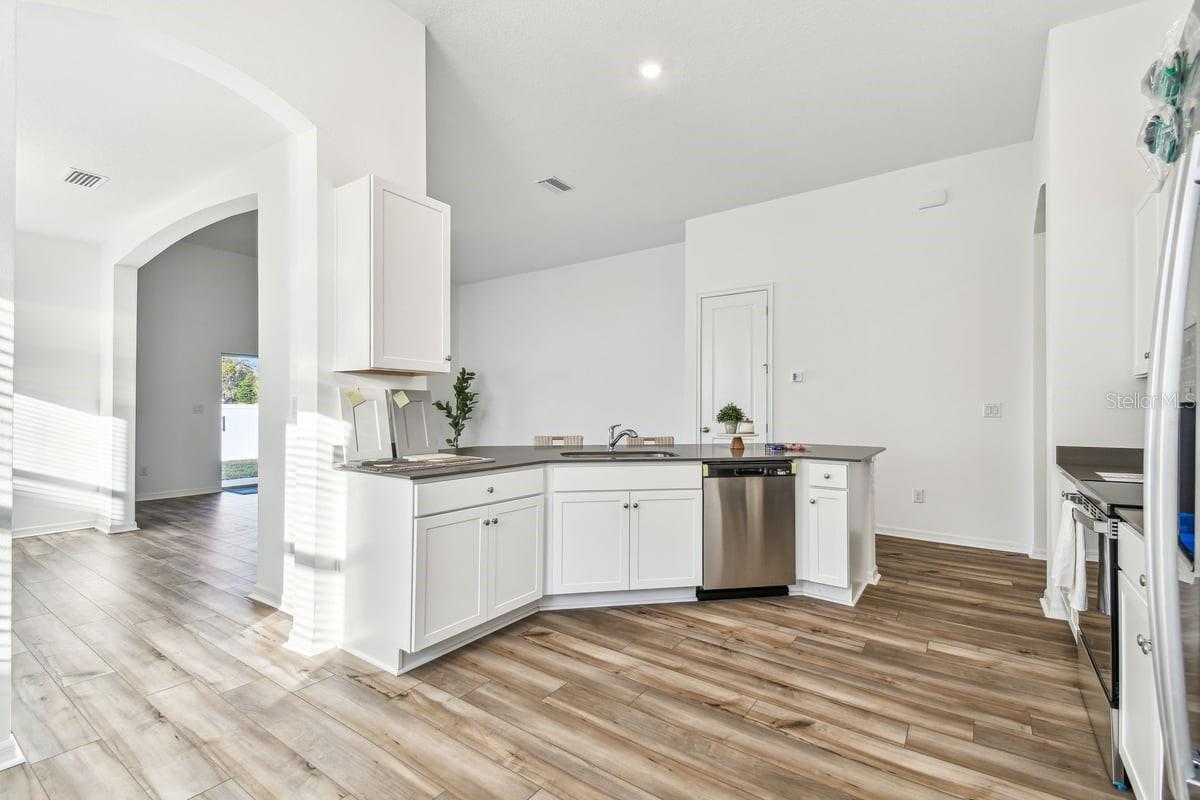 34999 MULRION DR, ZEPHYRHILLS, FL, 33541