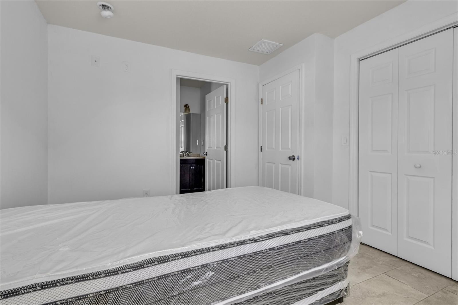 3301 E IDA ST, TAMPA, FL, 33610