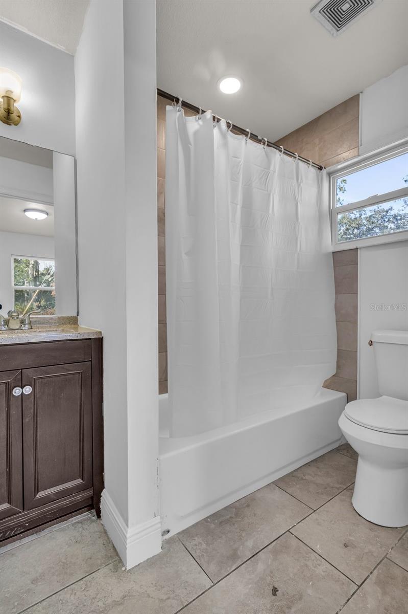 3301 E IDA ST, TAMPA, FL, 33610