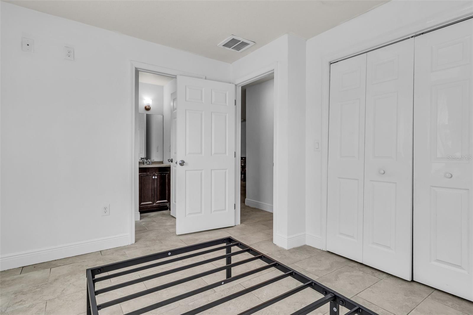 3301 E IDA ST, TAMPA, FL, 33610