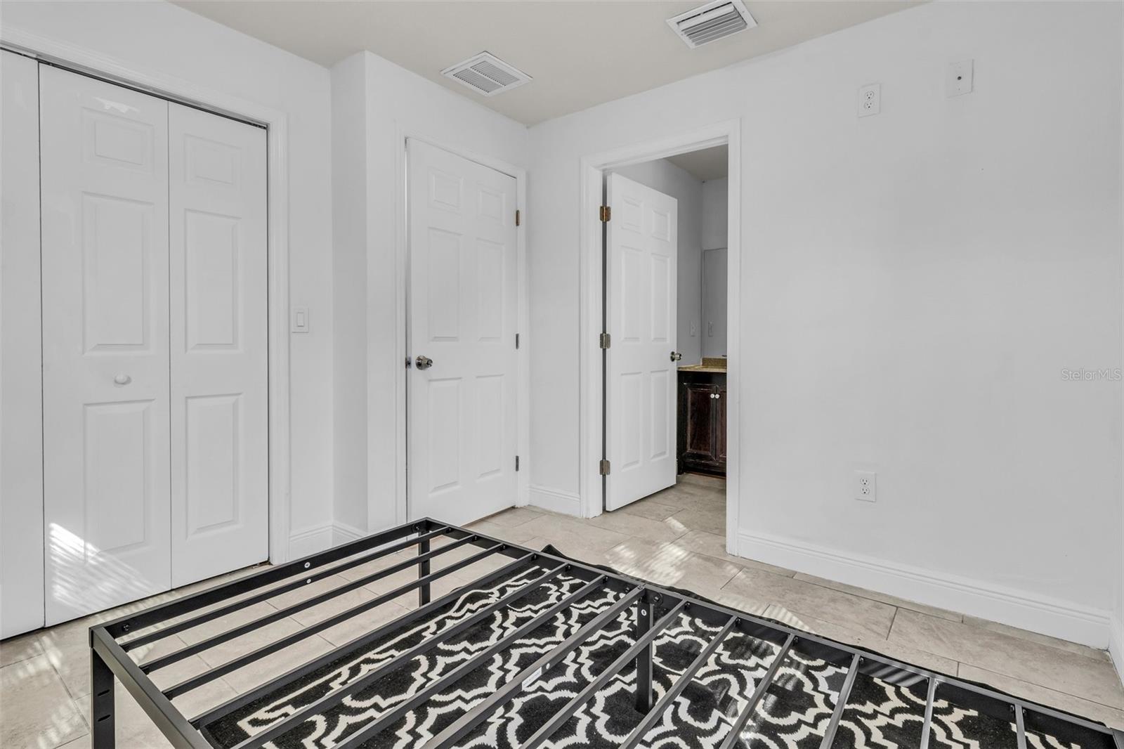 3301 E IDA ST, TAMPA, FL, 33610
