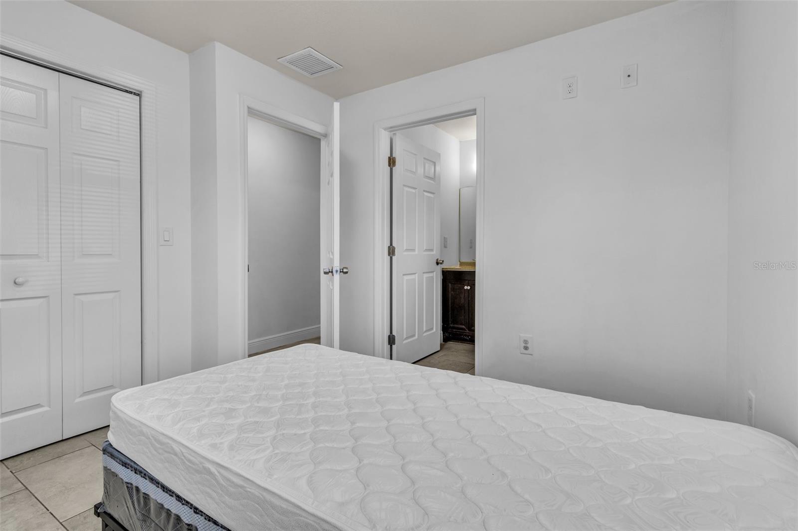 3301 E IDA ST, TAMPA, FL, 33610
