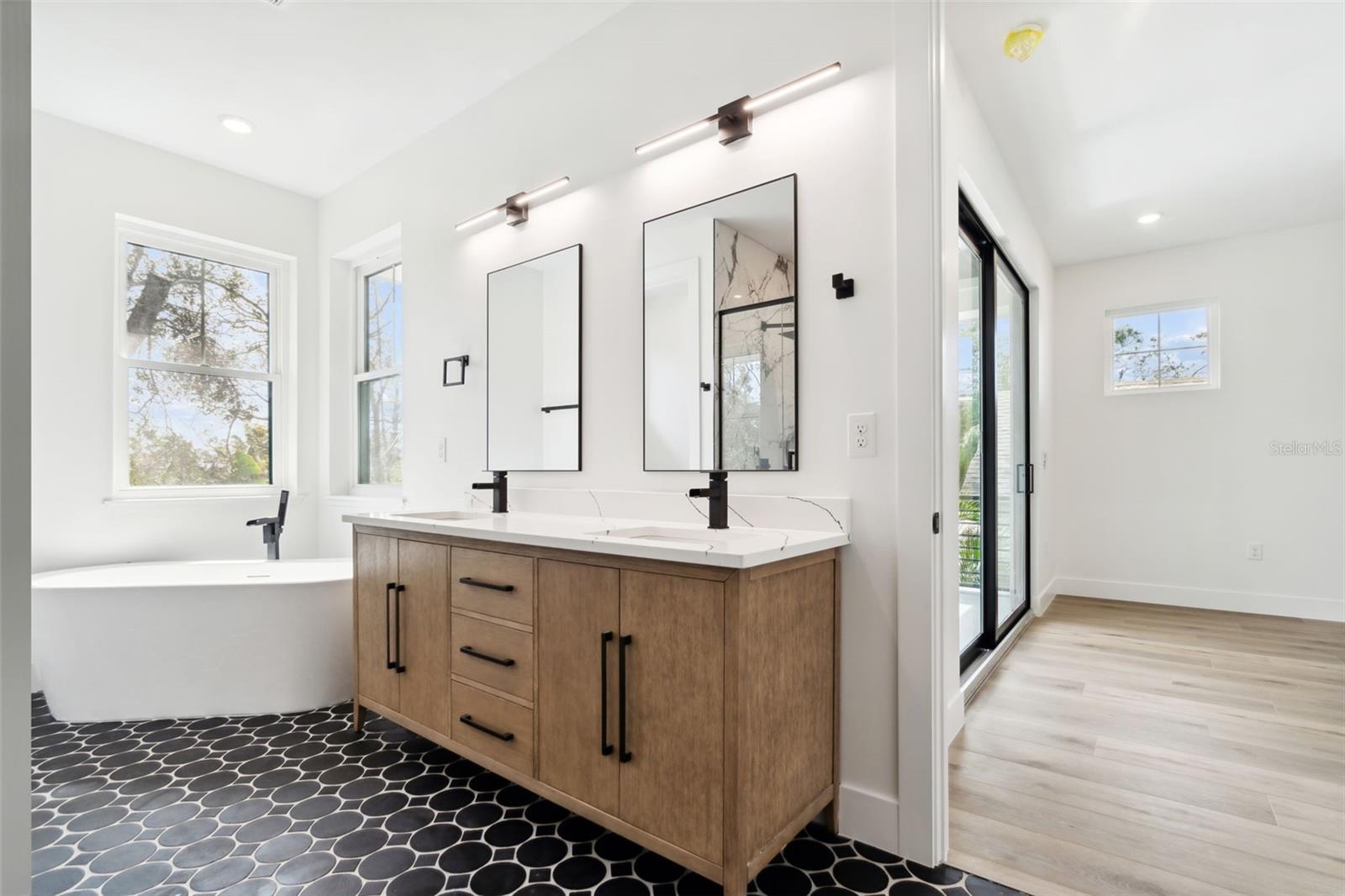 2318 BAY ST, SARASOTA, FL, 34237