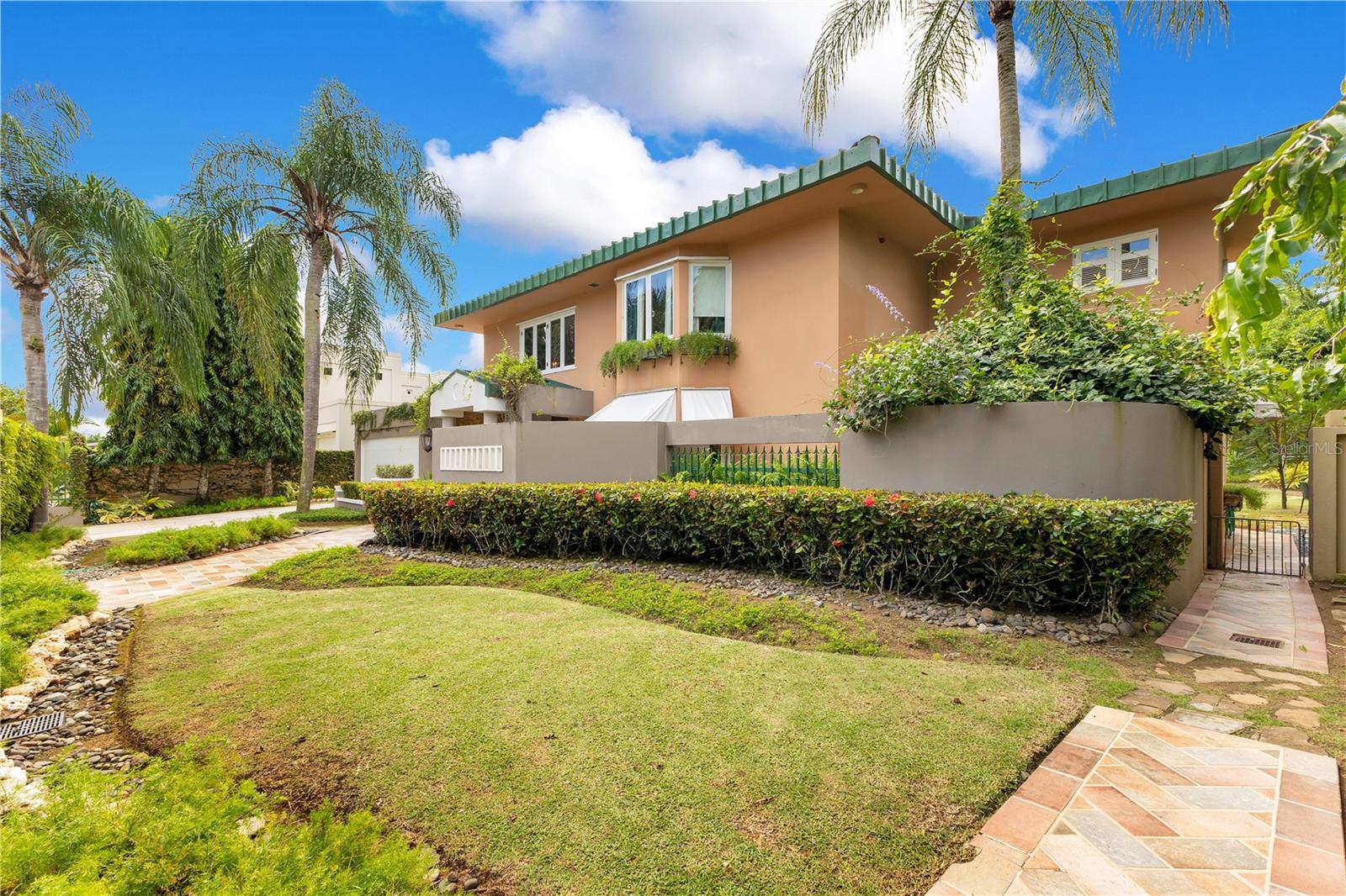 PR9109655 Property Photo