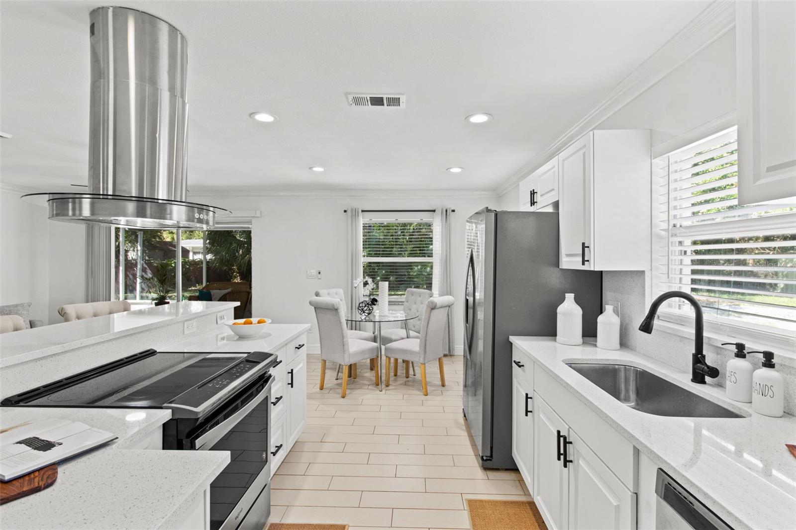 6964 GEORGE M LYNCH DR N, ST PETERSBURG, FL, 33702