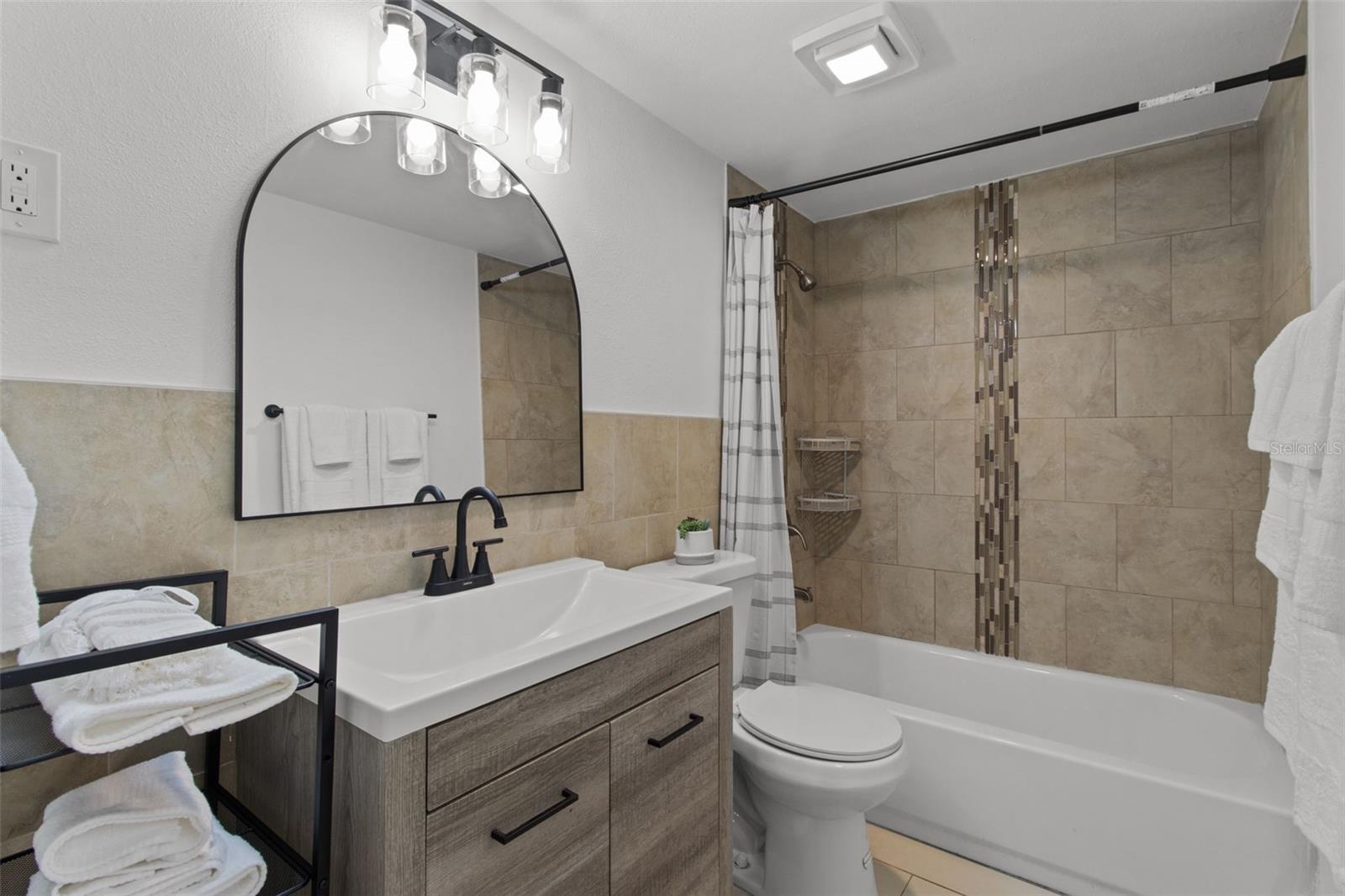 6964 GEORGE M LYNCH DR N, ST PETERSBURG, FL, 33702