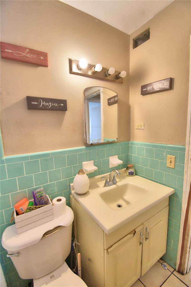 111 LESLIE AVE, WINTER HAVEN, FL, 33880