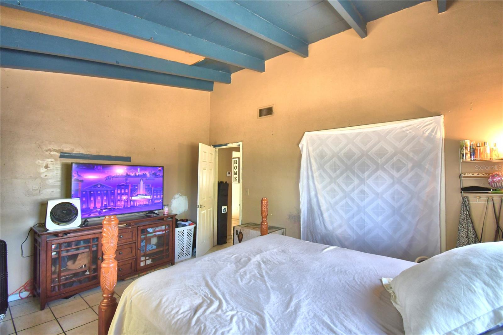 111 LESLIE AVE, WINTER HAVEN, FL, 33880