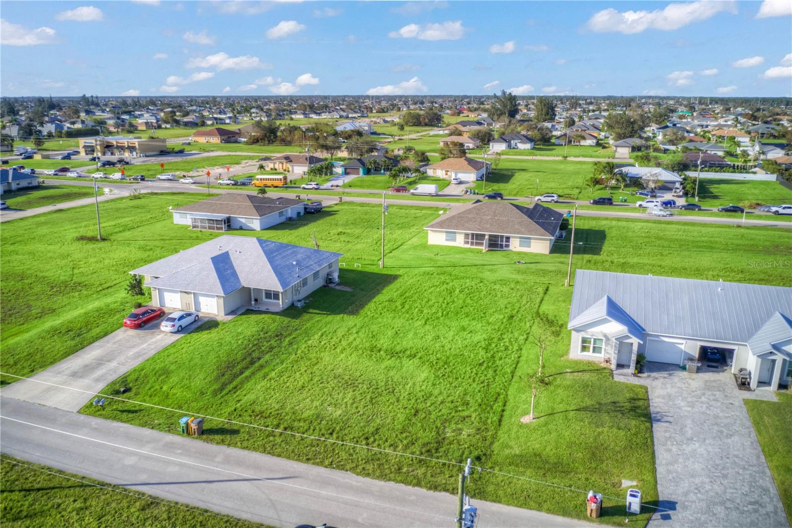 833 NE 15TH LN, CAPE CORAL, FL, 33909