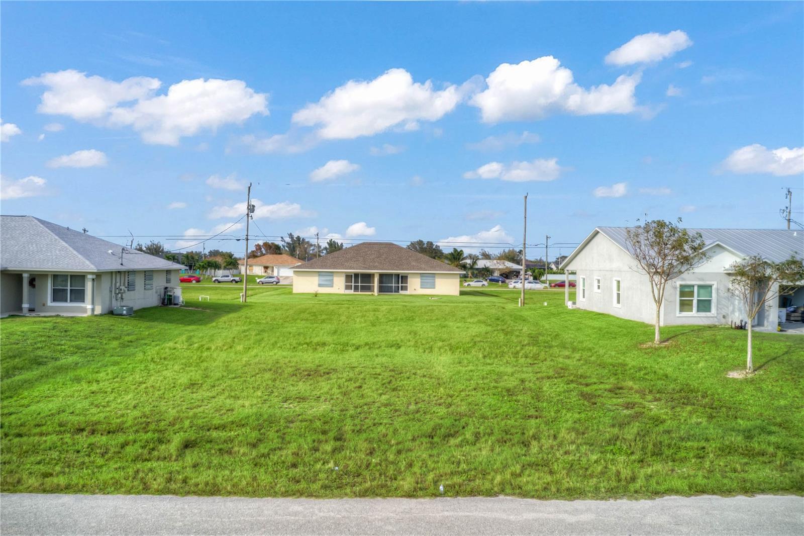 833 NE 15TH LN, CAPE CORAL, FL, 33909