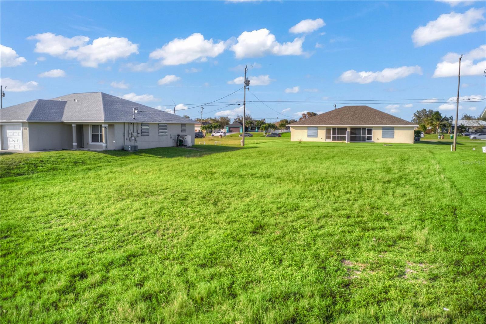 833 NE 15TH LN, CAPE CORAL, FL, 33909