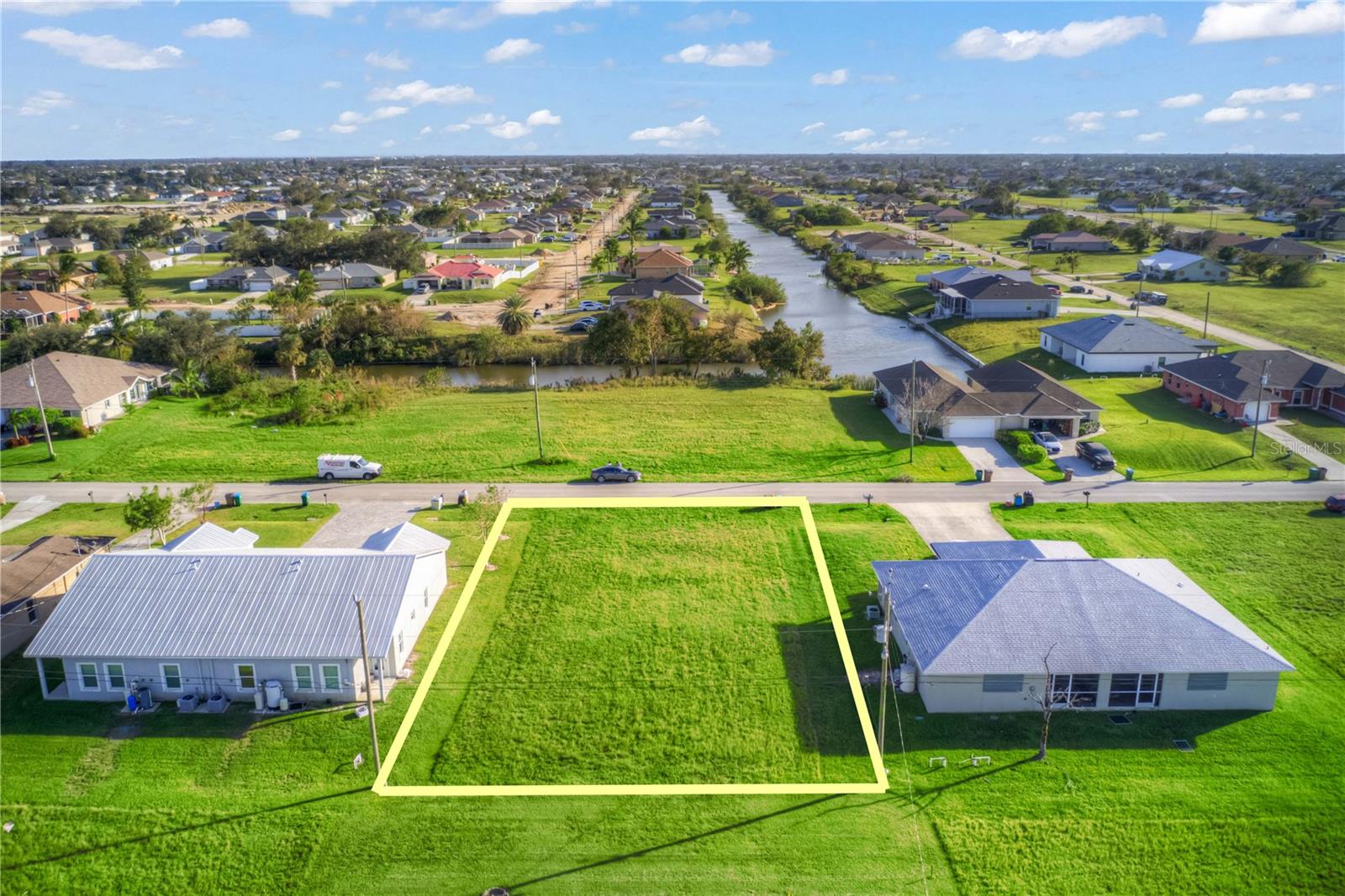 833 NE 15TH LN, CAPE CORAL, FL, 33909