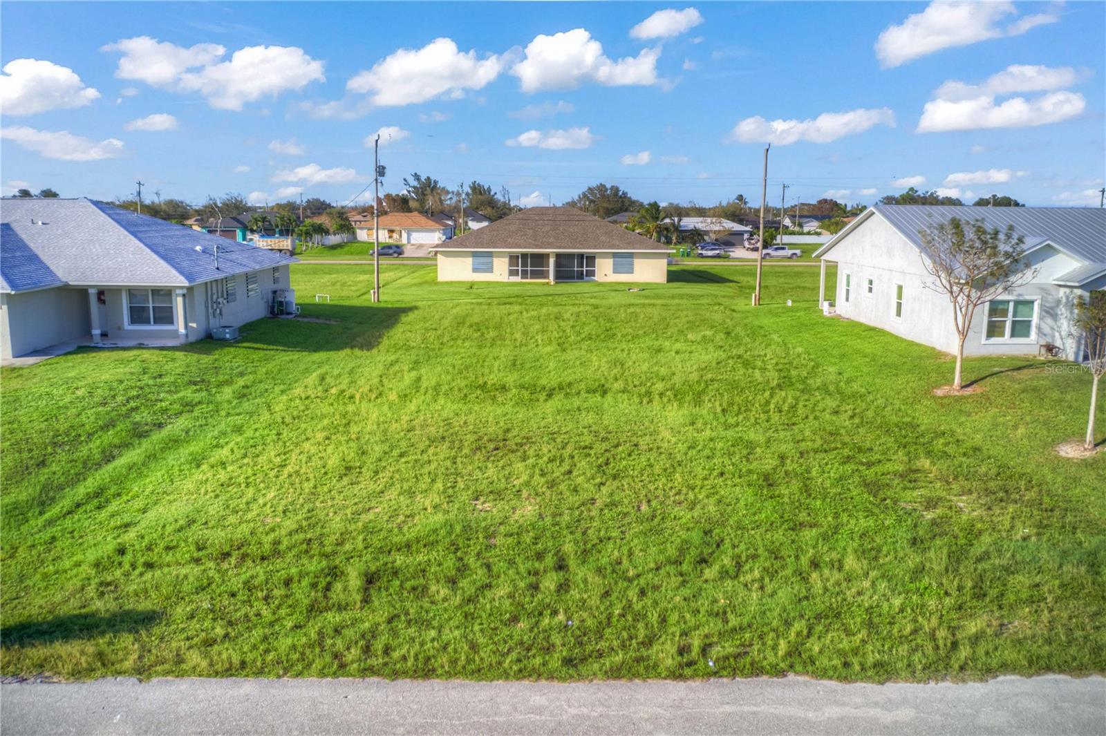 833 NE 15TH LN, CAPE CORAL, FL, 33909