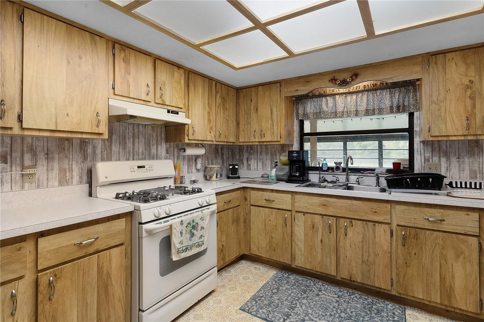 593 NW 111TH LN, OXFORD, FL, 34484