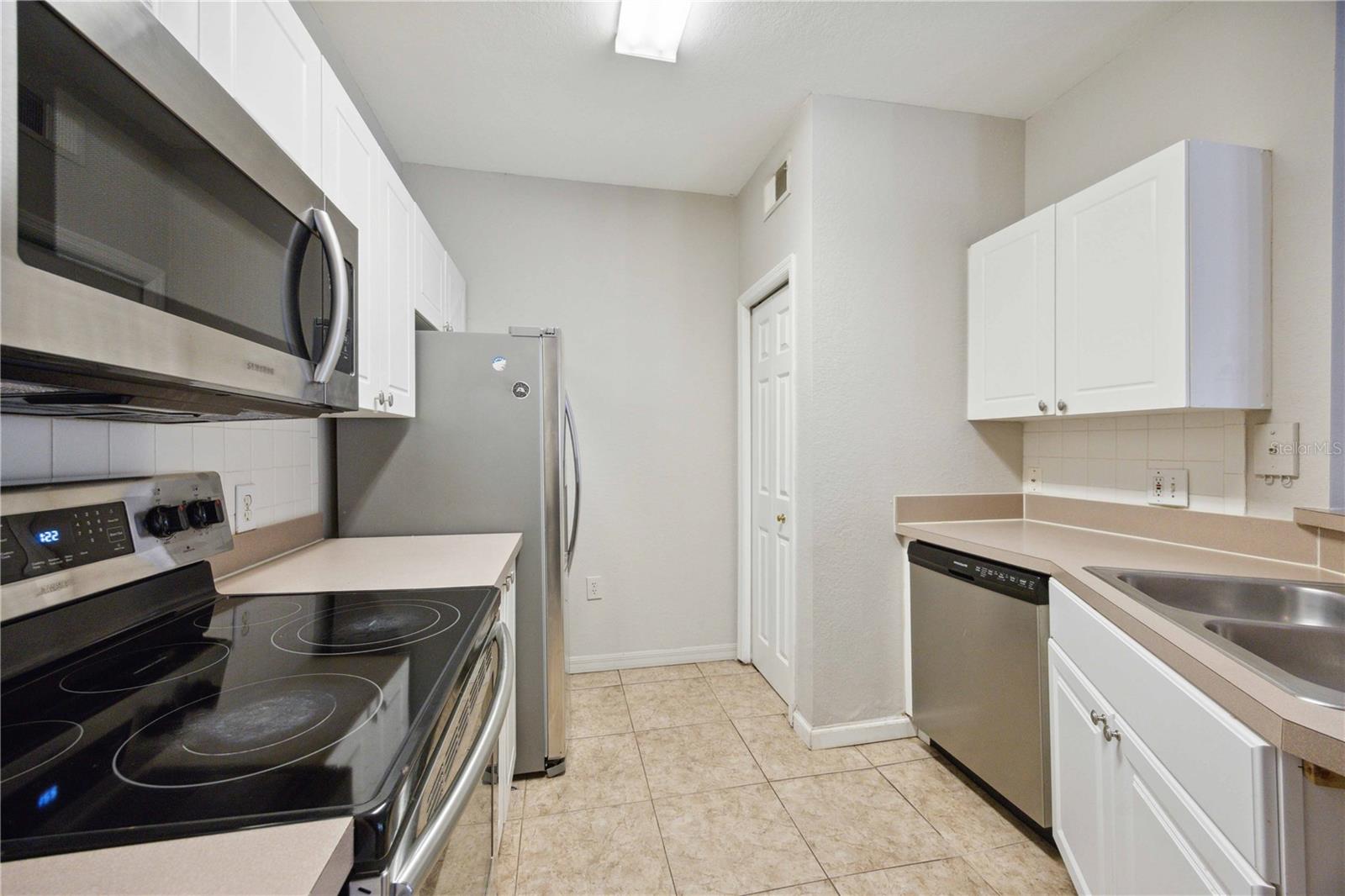 5122 NORTHRIDGE RD #207, SARASOTA, FL, 34238