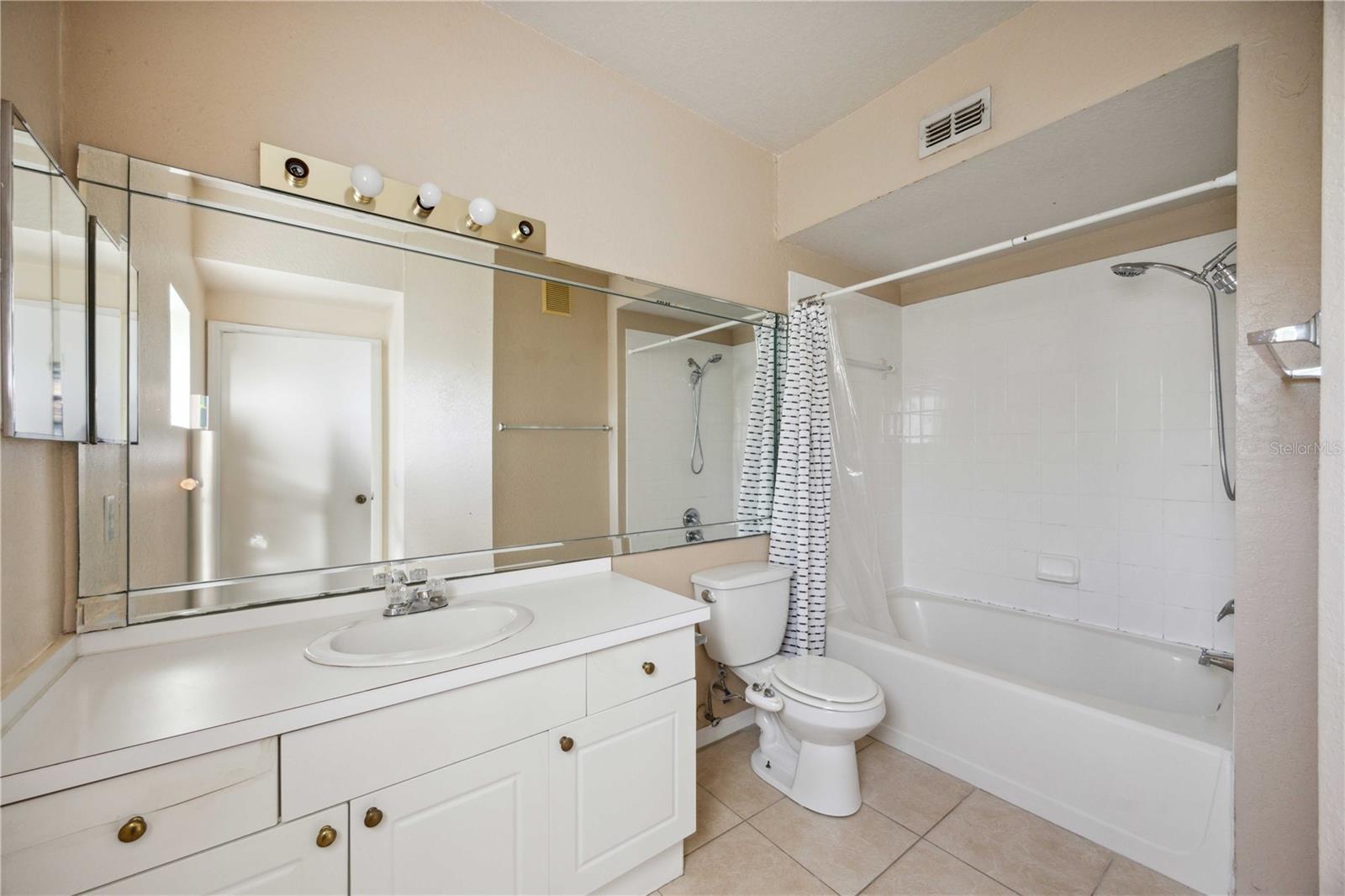 5122 NORTHRIDGE RD #207, SARASOTA, FL, 34238
