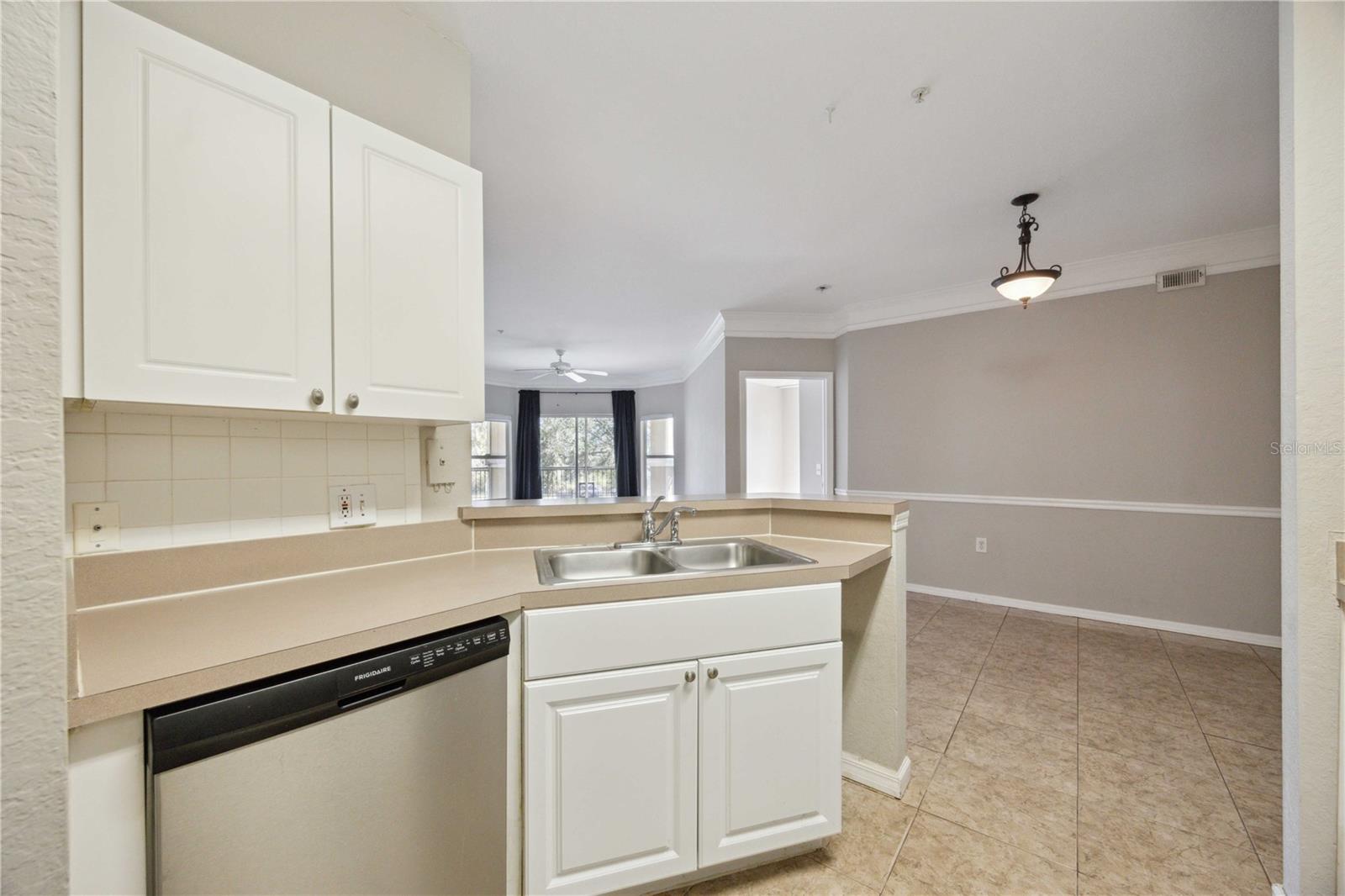 5122 NORTHRIDGE RD #207, SARASOTA, FL, 34238