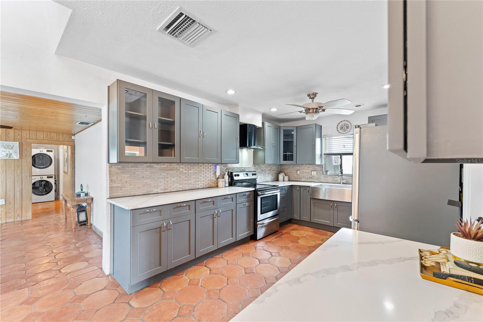 1841 BUCCANEER DR, SARASOTA, FL, 34231