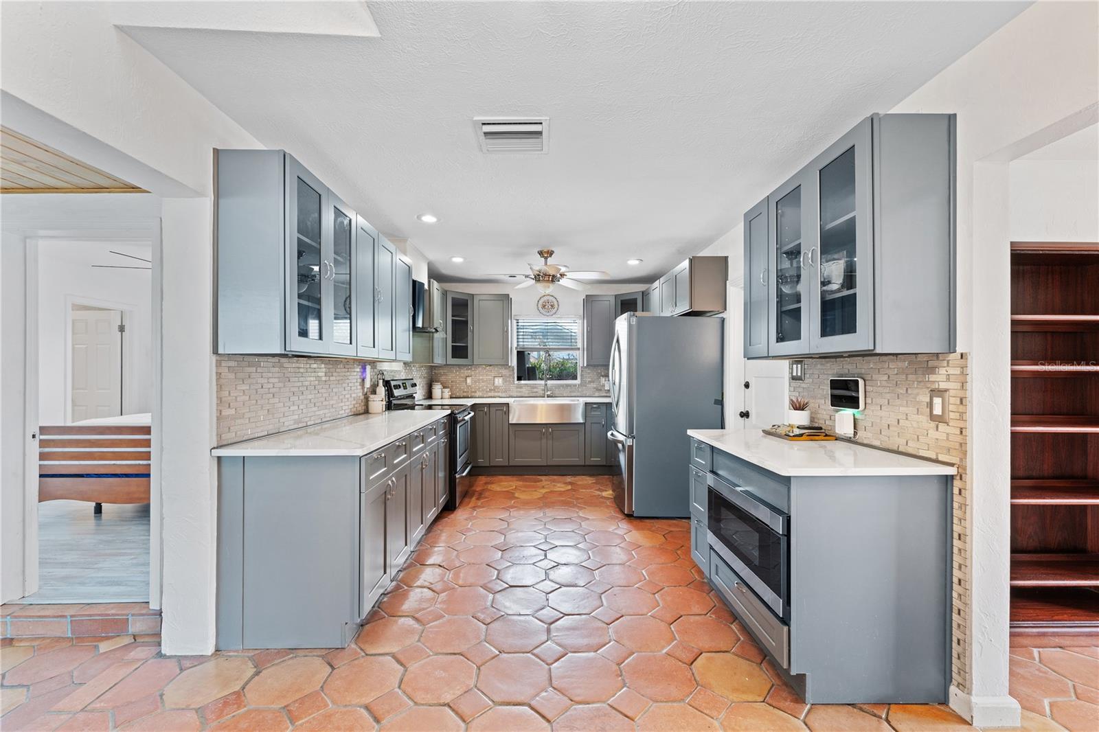 1841 BUCCANEER DR, SARASOTA, FL, 34231