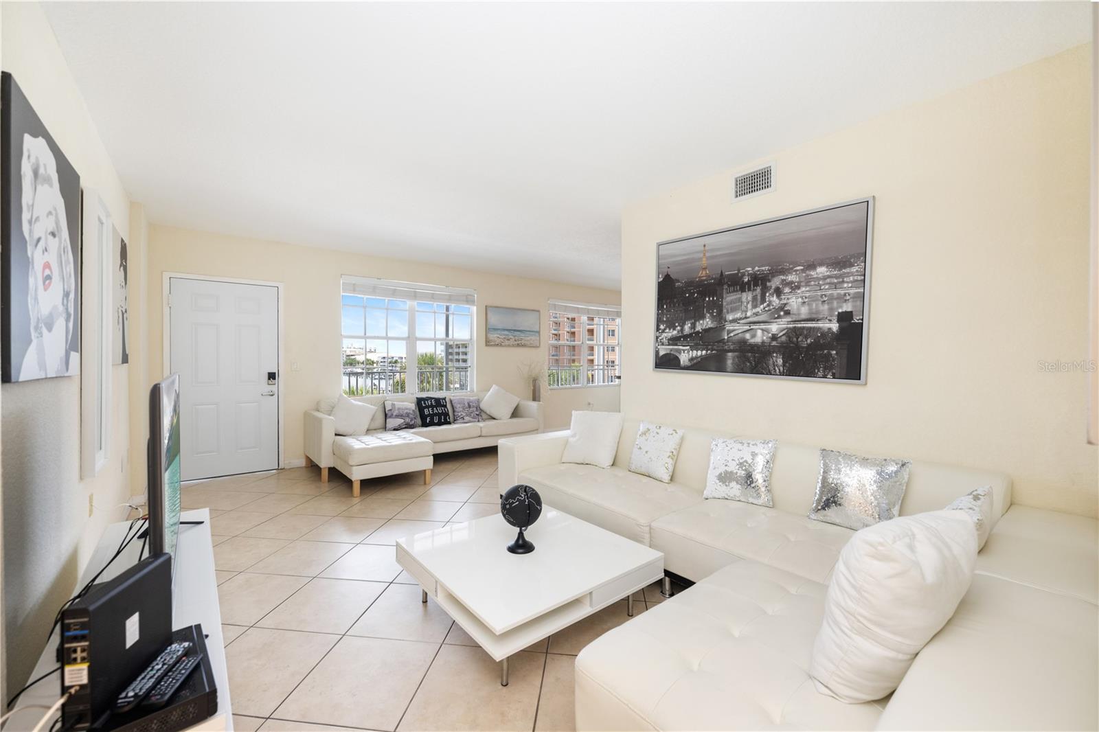 445 HAMDEN DR #302, CLEARWATER BEACH, FL, 33767