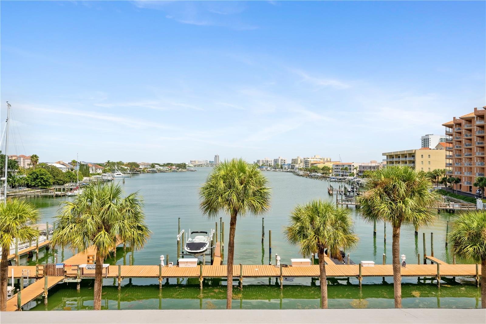 445 HAMDEN DR #302, CLEARWATER BEACH, FL, 33767