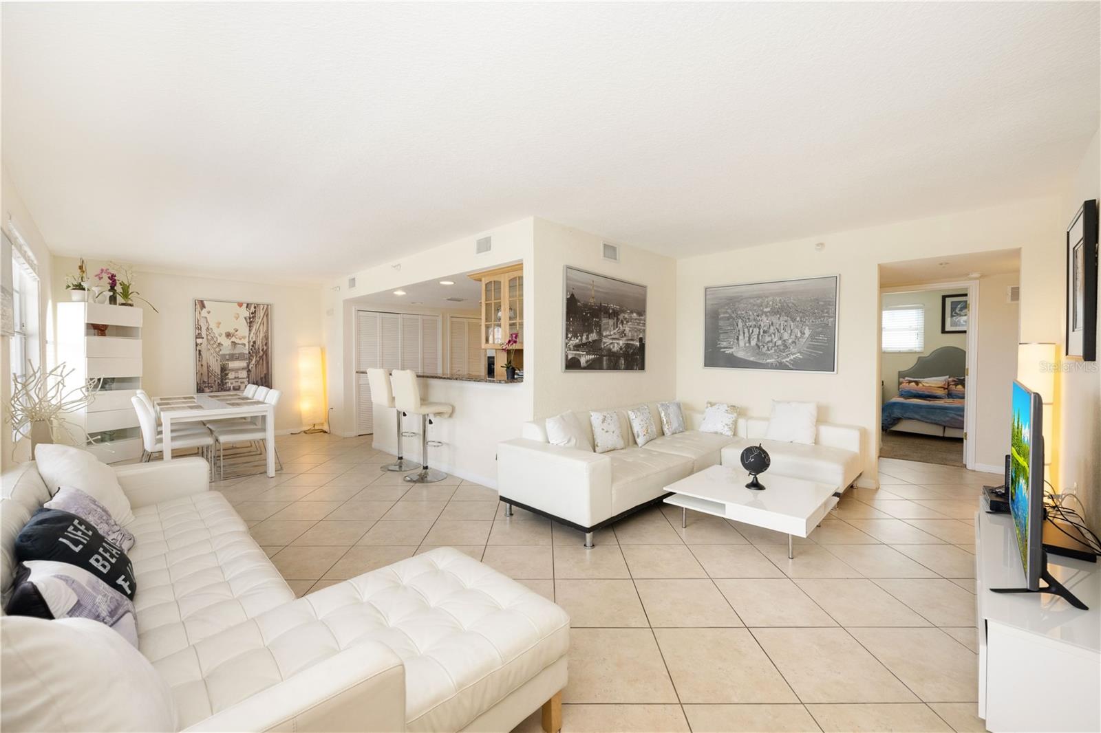445 HAMDEN DR #302, CLEARWATER BEACH, FL, 33767