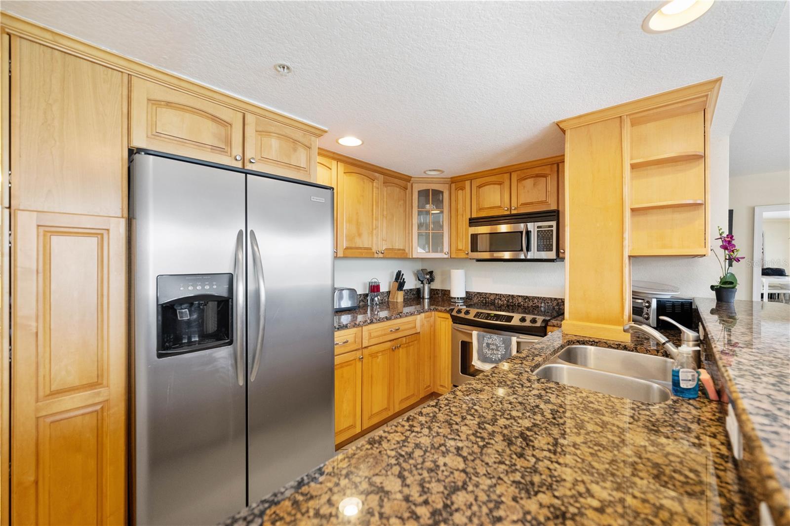 445 HAMDEN DR #302, CLEARWATER BEACH, FL, 33767