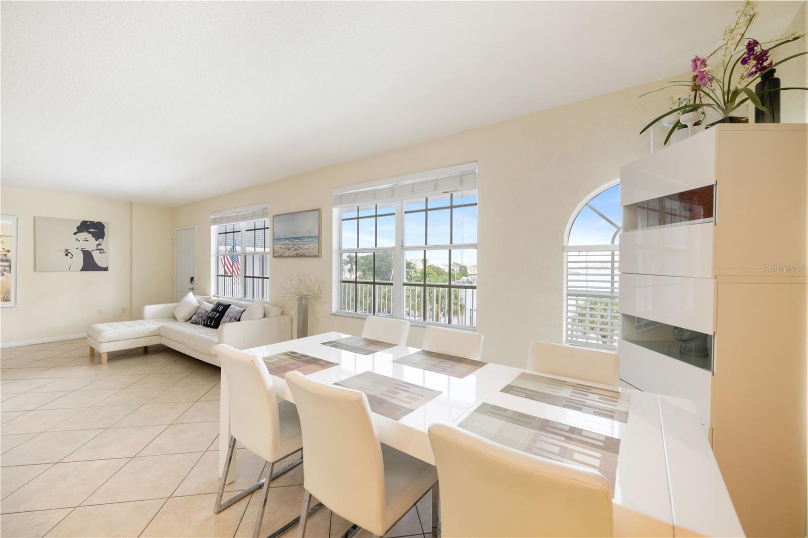 445 HAMDEN DR #302, CLEARWATER BEACH, FL, 33767