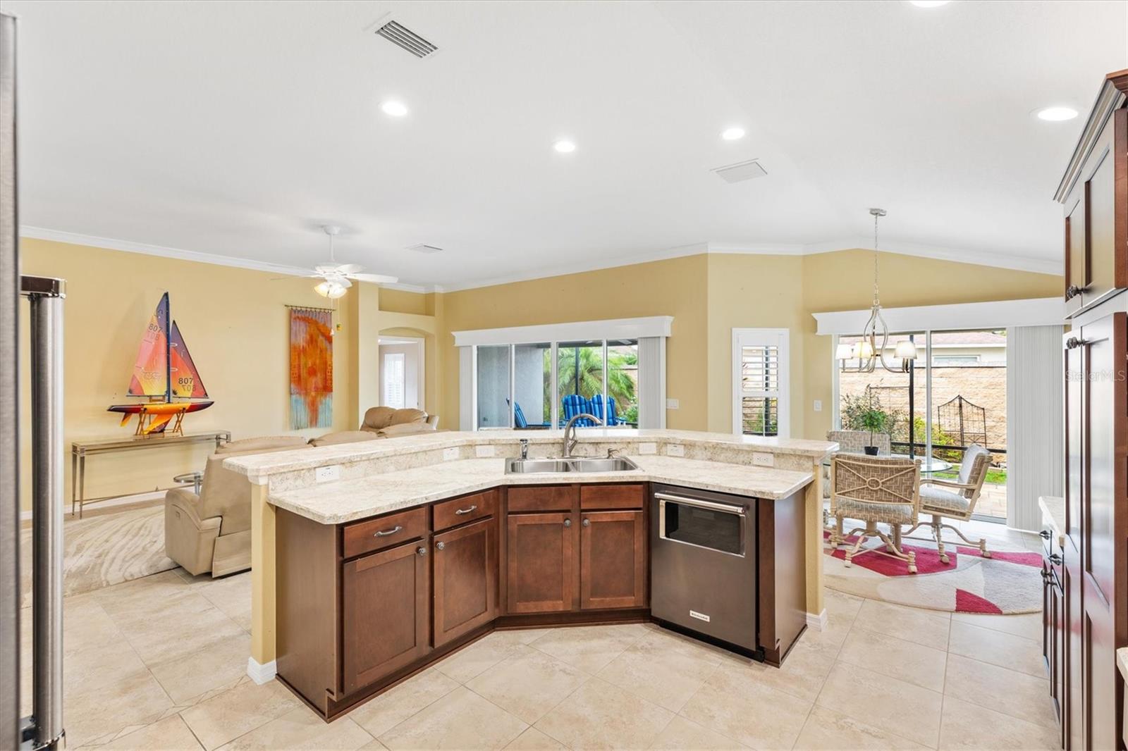 585 YARBOROUGH WAY, THE VILLAGES, FL, 32163