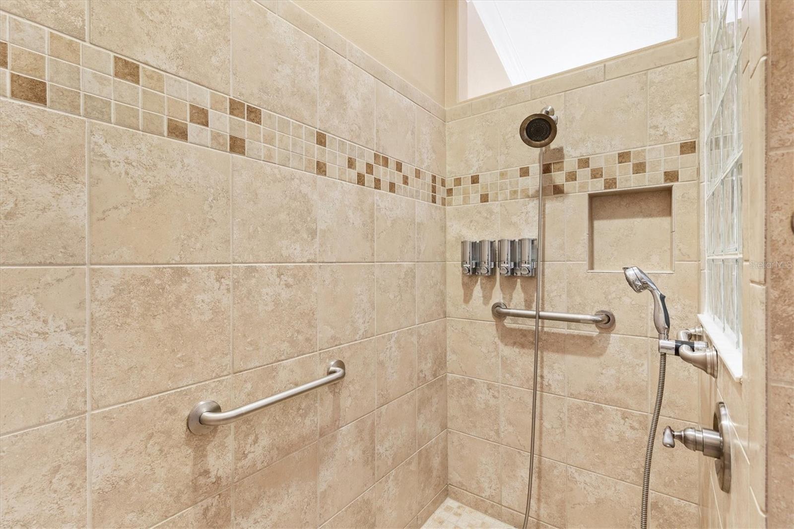 585 YARBOROUGH WAY, THE VILLAGES, FL, 32163
