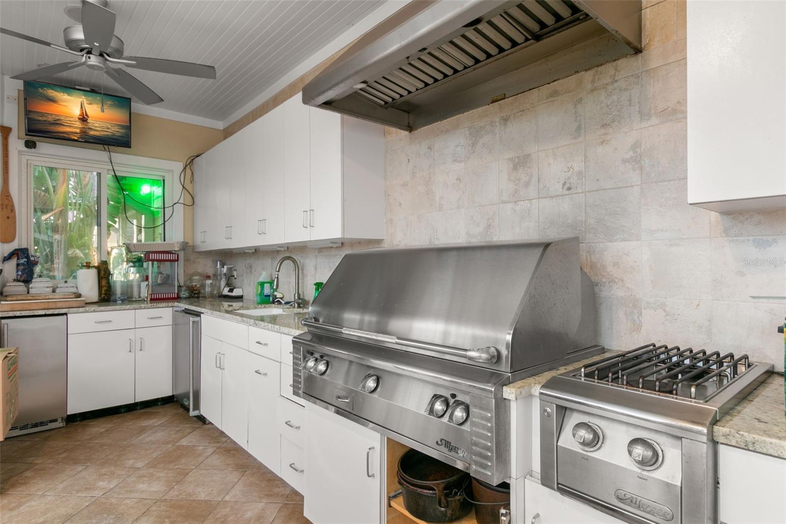 1828 VENETIAN POINT DR, CLEARWATER, FL, 33755