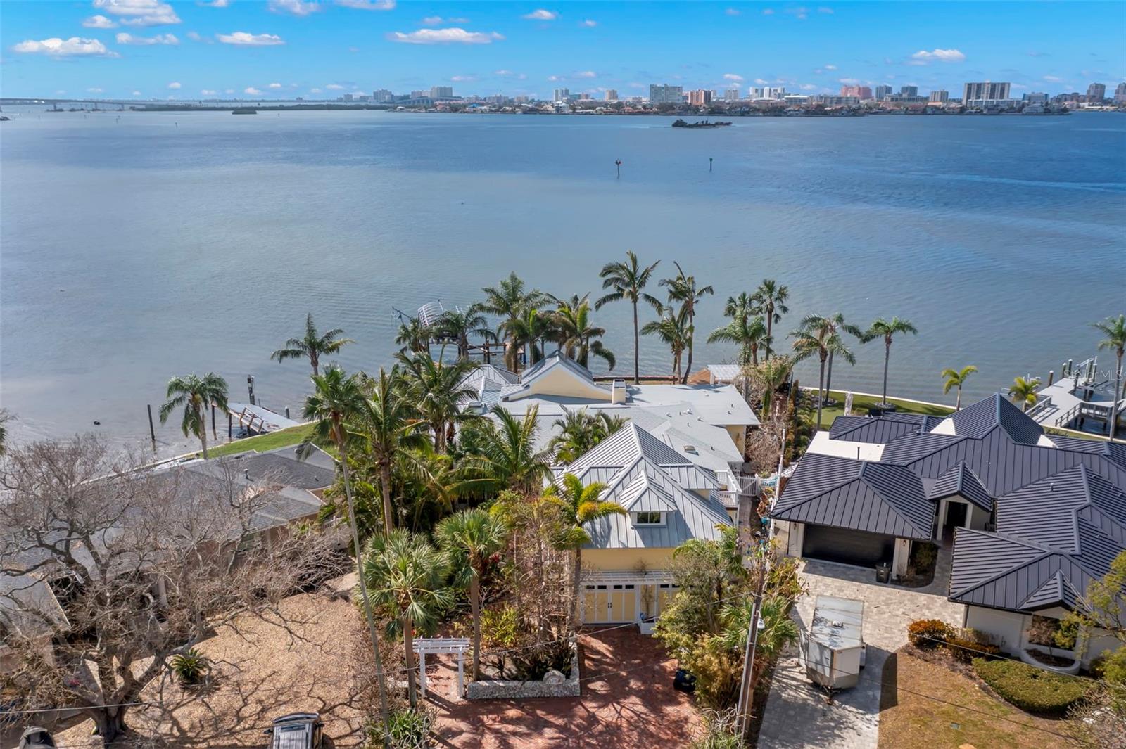 1828 VENETIAN POINT DR, CLEARWATER, FL, 33755