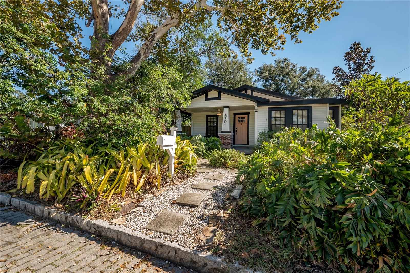 6701 N BRANCH AVE, TAMPA, FL, 33604