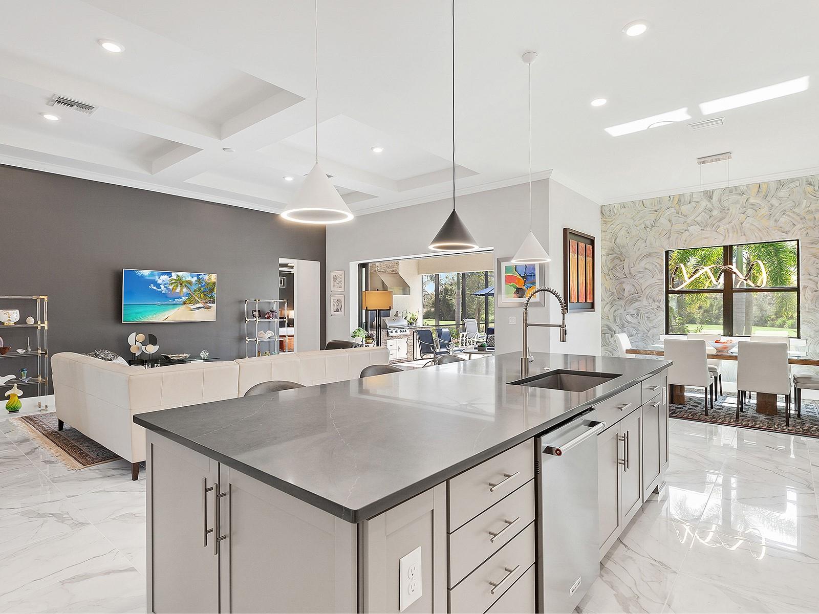 7989 GRANDE SHORES DR, SARASOTA, FL, 34240