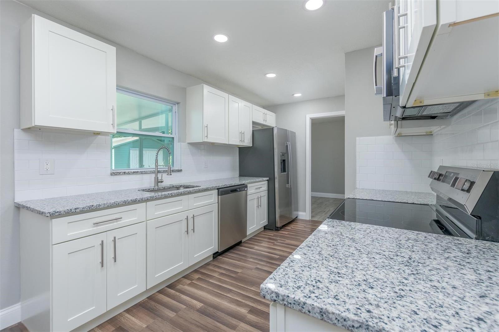 312 N THOMPSON RD, APOPKA, FL, 32703