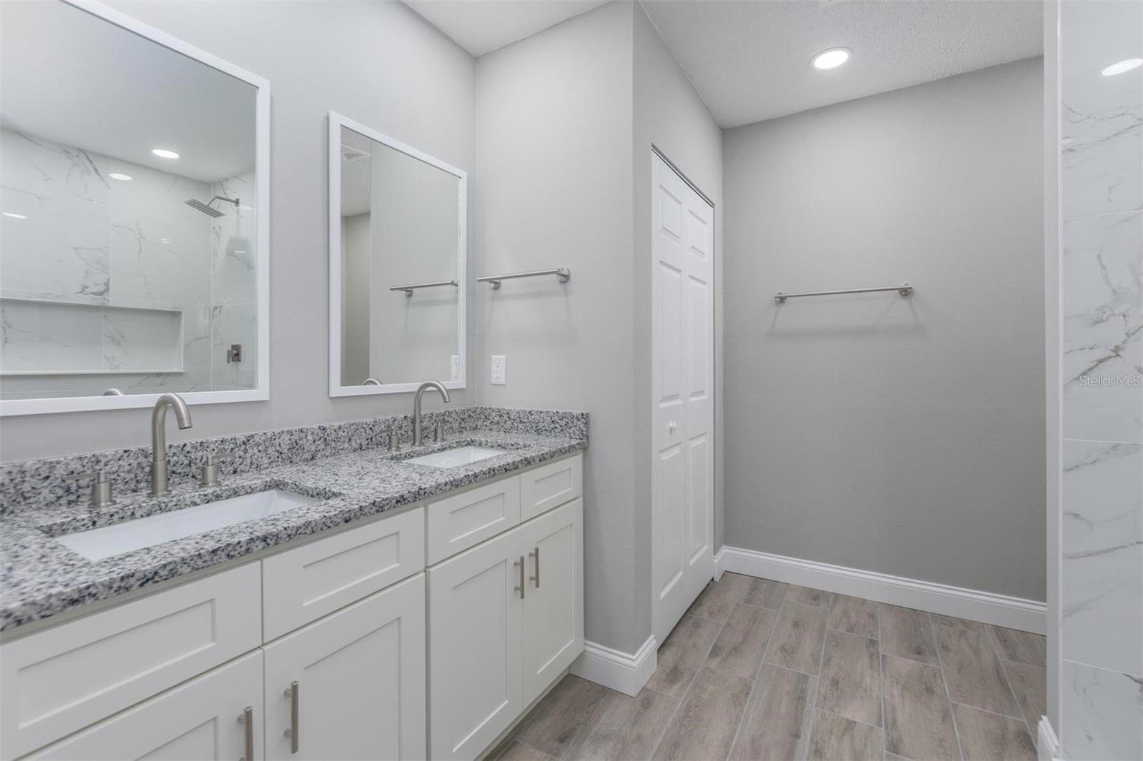 312 N THOMPSON RD, APOPKA, FL, 32703